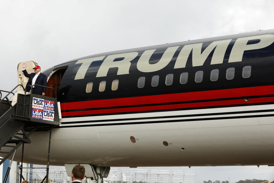 President-elect Donald Trump waves as he arrives for a stop on his USA Thank You Tour event in Mobile, Alabama, on Dec.&nbsp;17, 2016.