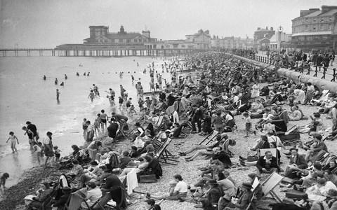 A bit busier back then: Bognor Regis during the summer of 1945 - Credit: Getty