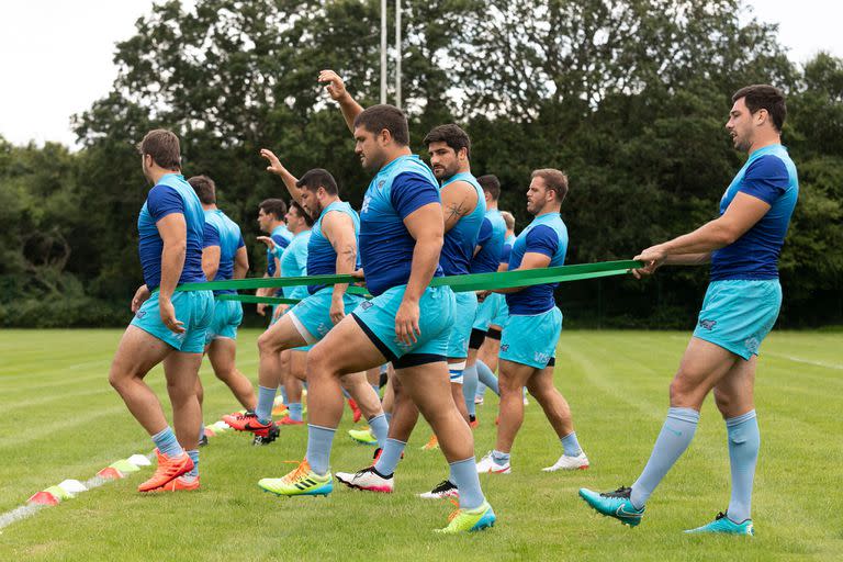 Una acción de entrenamiento de los Pumas en Newport High School, en Gales.