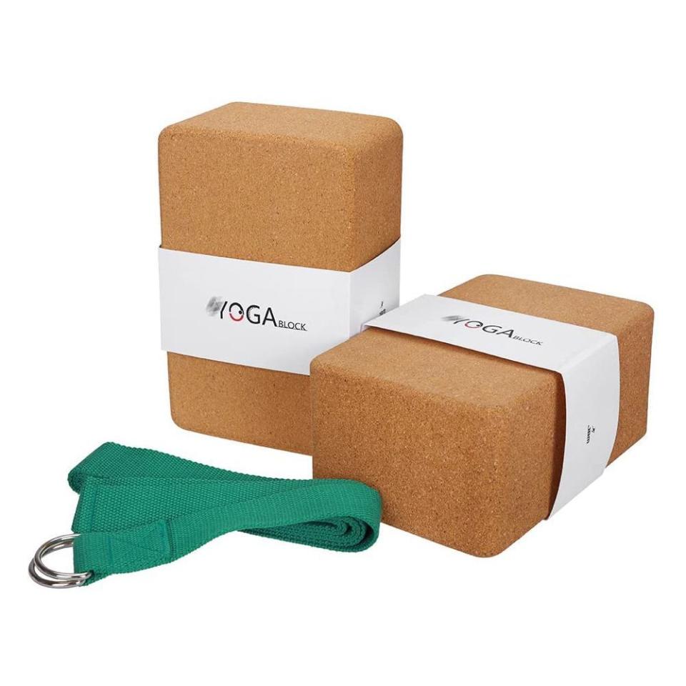 17) Yoga Blocks and Metal D-Ring Strap