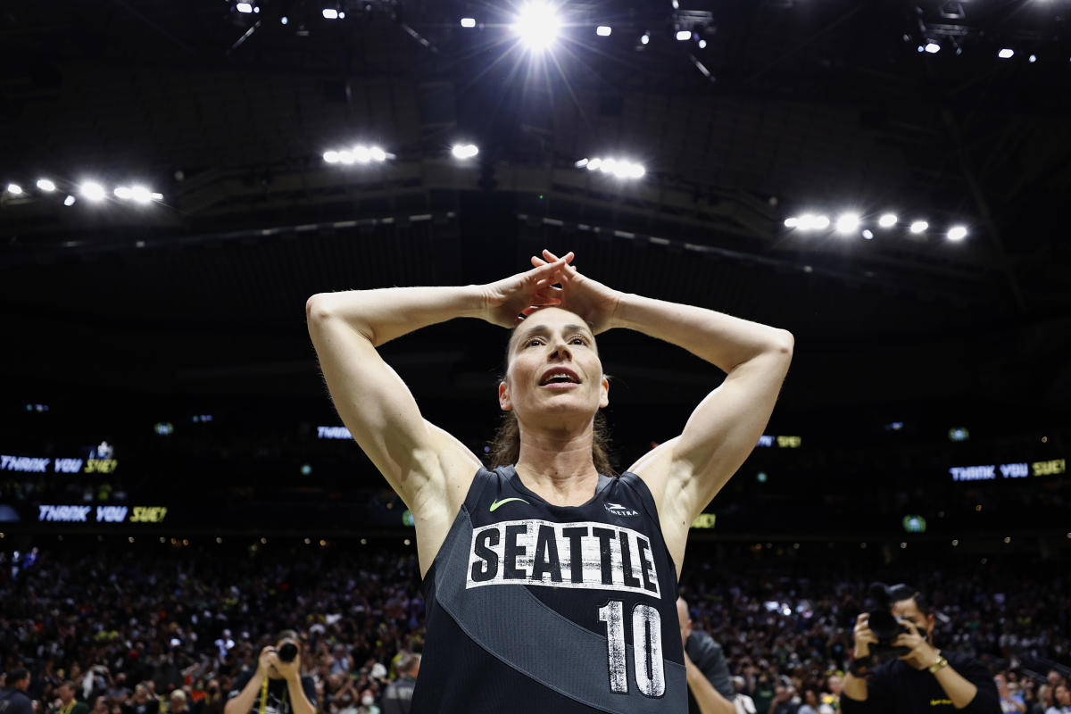 How Do Wnba Players Score Big Salaries By Leaving The U S