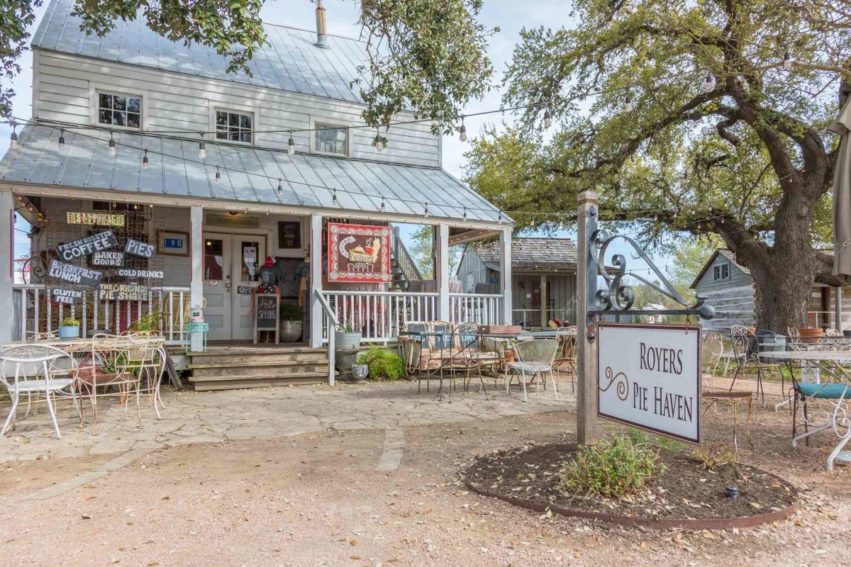 This Tiny Town Is Called the 'Cotswolds of Texas,' Blending