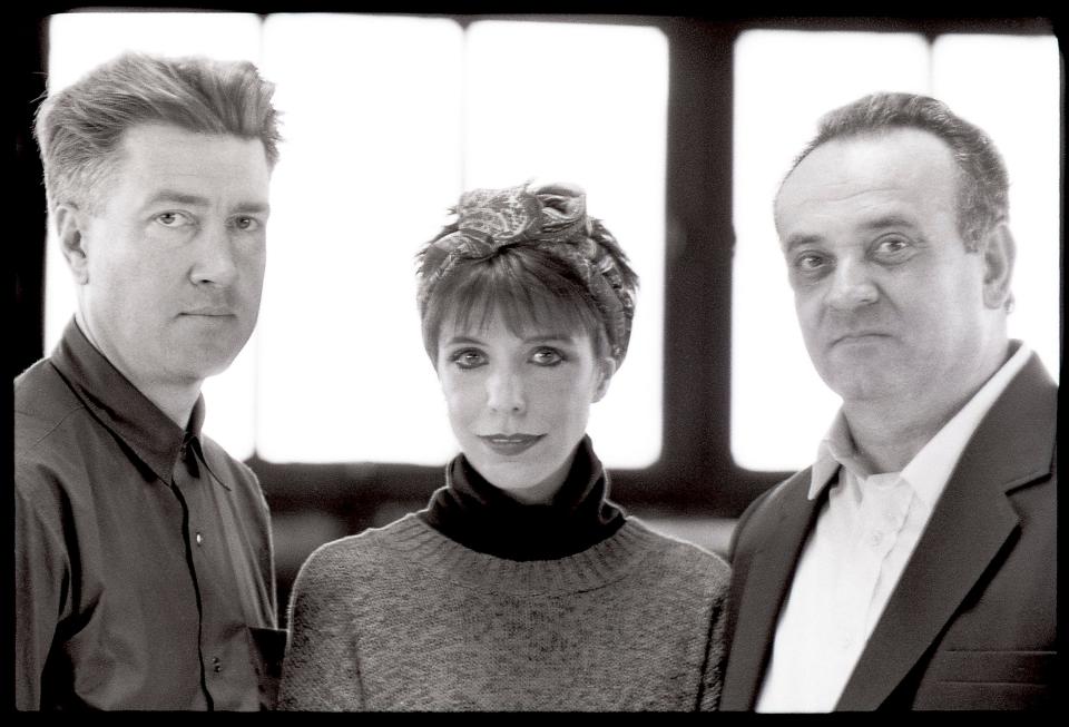 David Lynch, Julee Cruise and Angelo Badalamenti in New York, 1989 - Michel Delsol/Getty Images