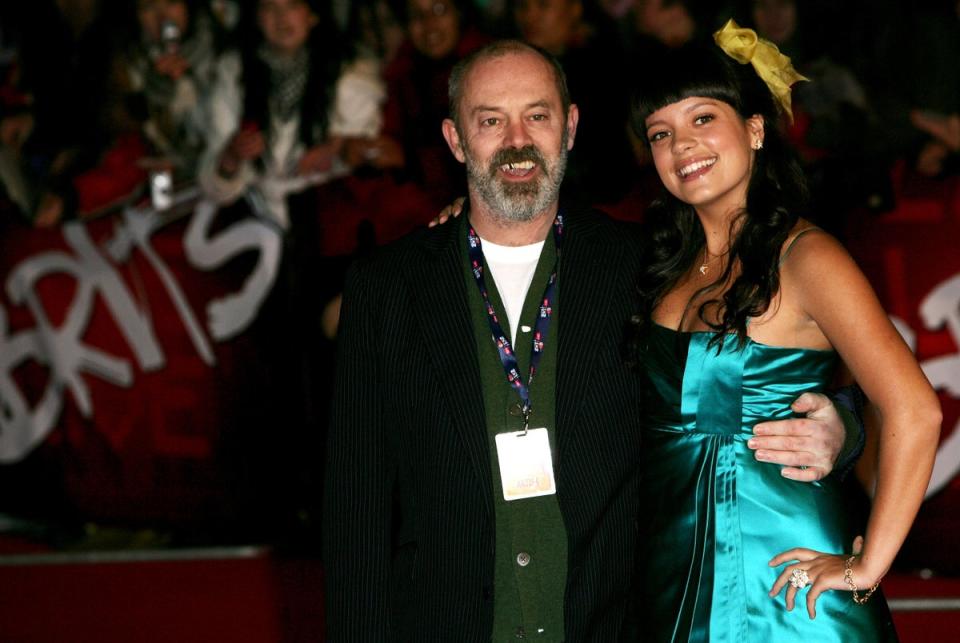 Singer Lilly Allen (R) and her father, Keith Allen arrive at the BRIT Awards 2007 on February 14, 2007 in London (Getty Images)