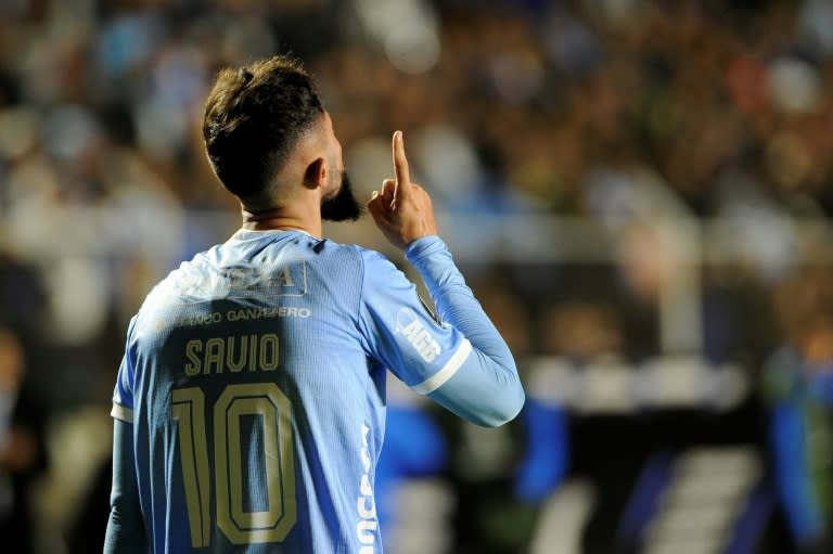 Bruno Savio celebra un gol de Bolívar en la Copa Libertadores ante Flamengo el 24 de abril de 2024 en La Paz (JORGE BERNAL)