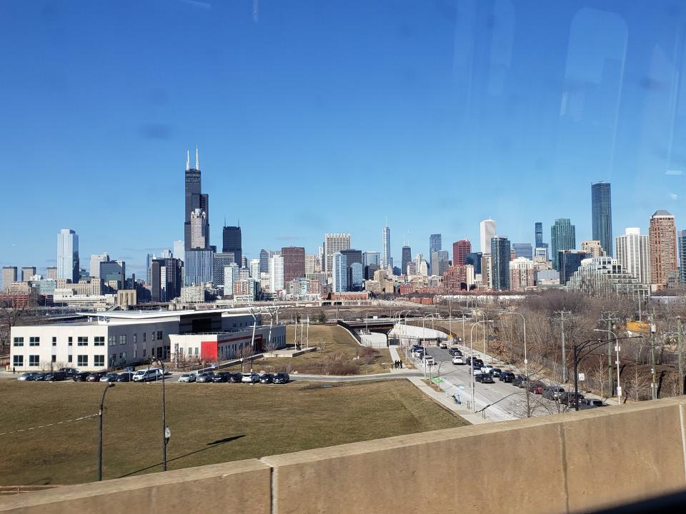 chicago skyline from the window of the orange line train