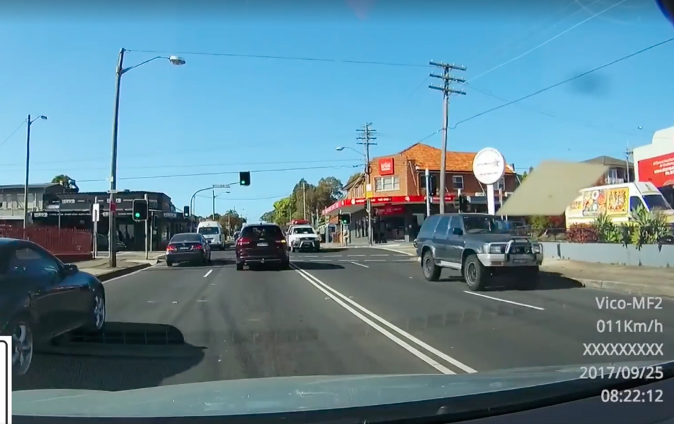 The Kia driver is waiting to turn right at the intersection. Photo: Facebook