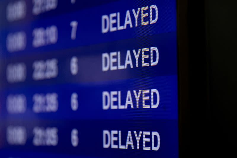 Queues at Philippines main airport after power outage