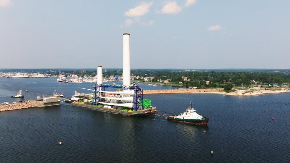 Vineyard Wind turbine departs New Bedford