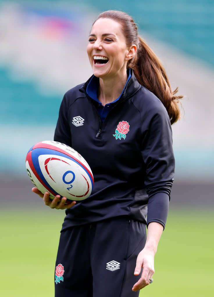 the duchess of cambridge joins england rugby training session