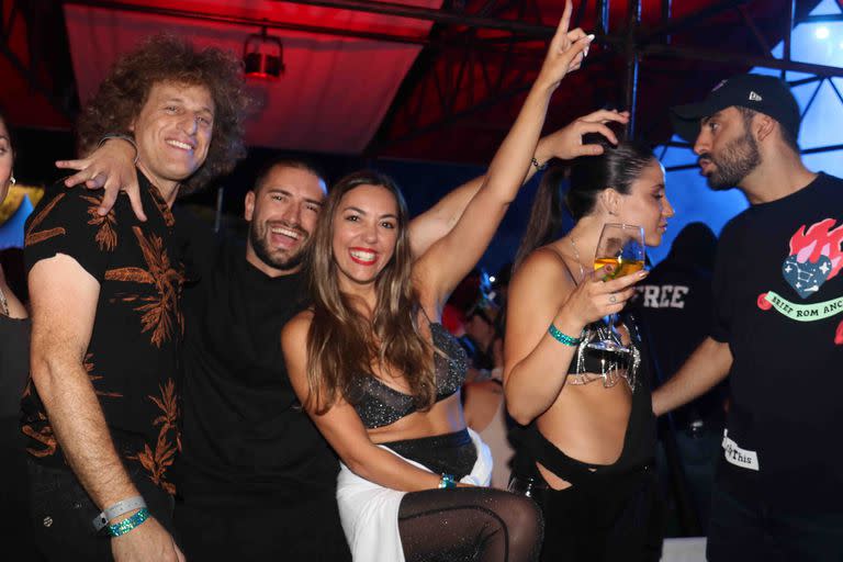 Flopy Tesouro se divierte con Rulo y con amigos durante el show de David Guetta