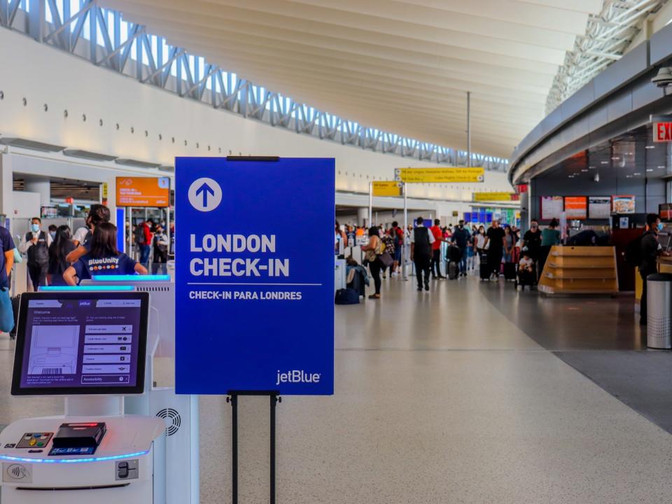 Flying JetBlue Airways from New York to London - JetBlue Airways London Inaugural Flight