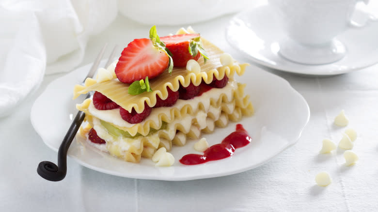 Dessert lasagna with berries
