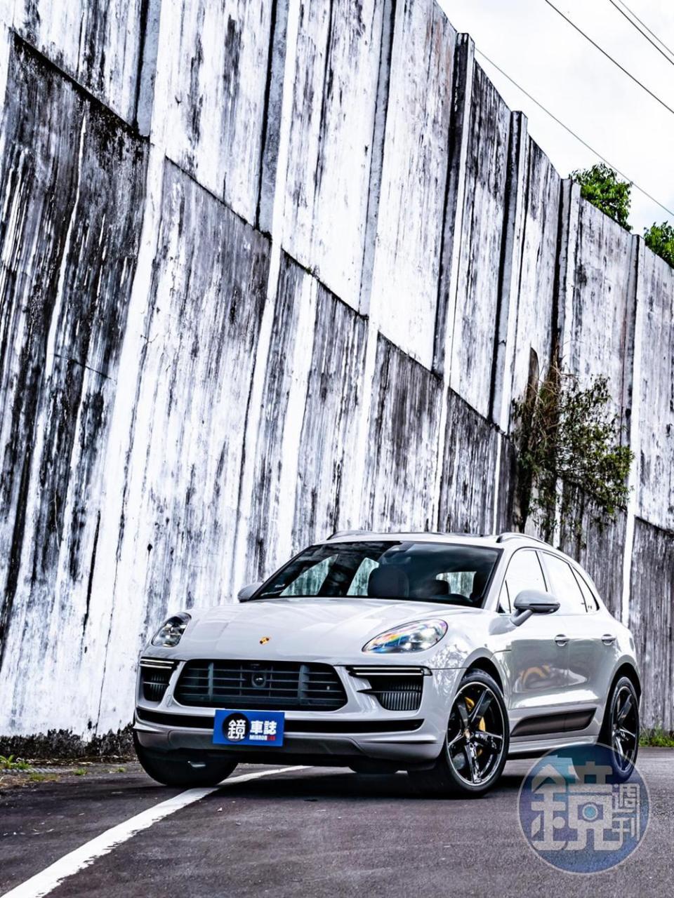 PORSCHE Macan Turbo