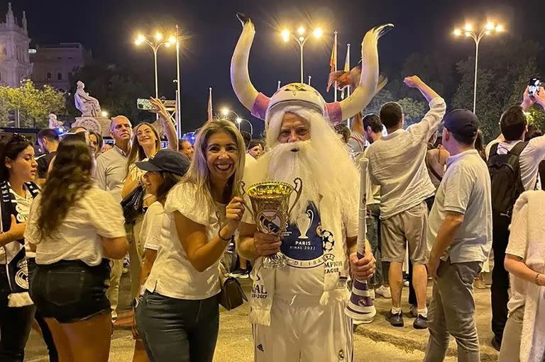 Festejos de hinchas de Real Madrid en la capital española