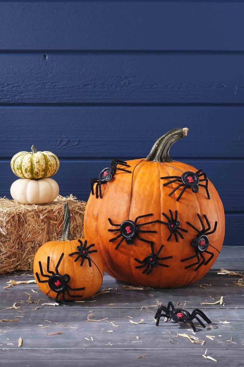 Button Spiders Pumpkin Decoration