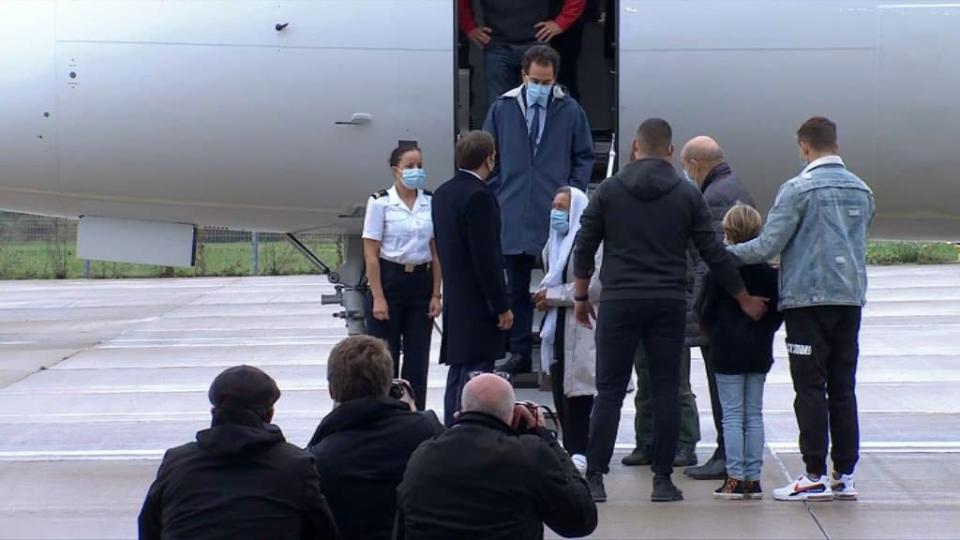 Sophie Pétronin à son arrivée à Paris. - BFMTV