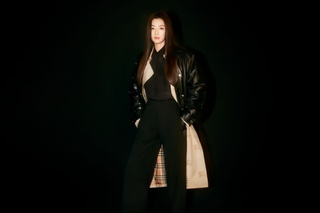 Burberry Taps Jun Ji-hyun for Festive Campaign