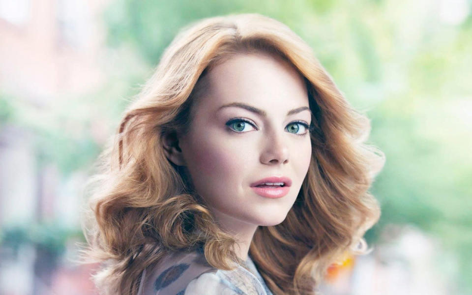 Emma Stone partage aussi l’avis des jumelles. Selon l’actrice, les réseaux sociaux sont toxiques et n’entraînent que les gens à “cultiver une certaine vision” d’eux. (Epix, décembre 2014)