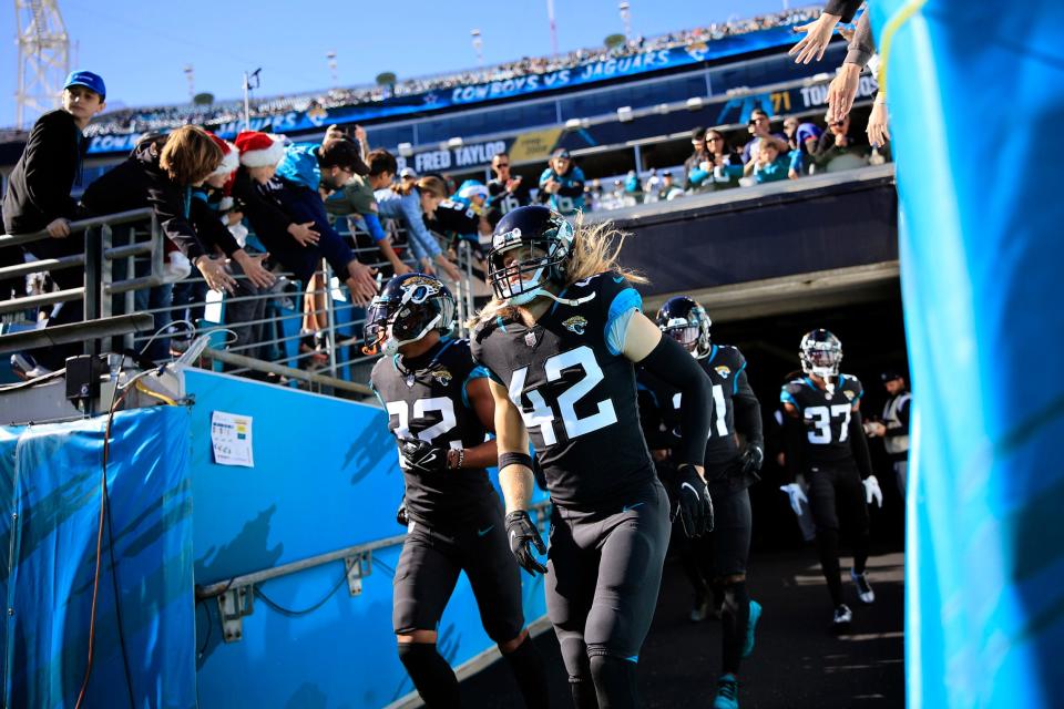 Jaguars safety Andrew Wingard takes the field before a December game against the Cowboys.