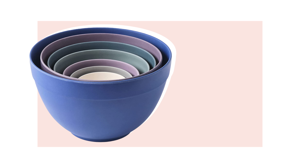 Mother’s Day gifts for moms who like cooking and baking: bamboo bowls.