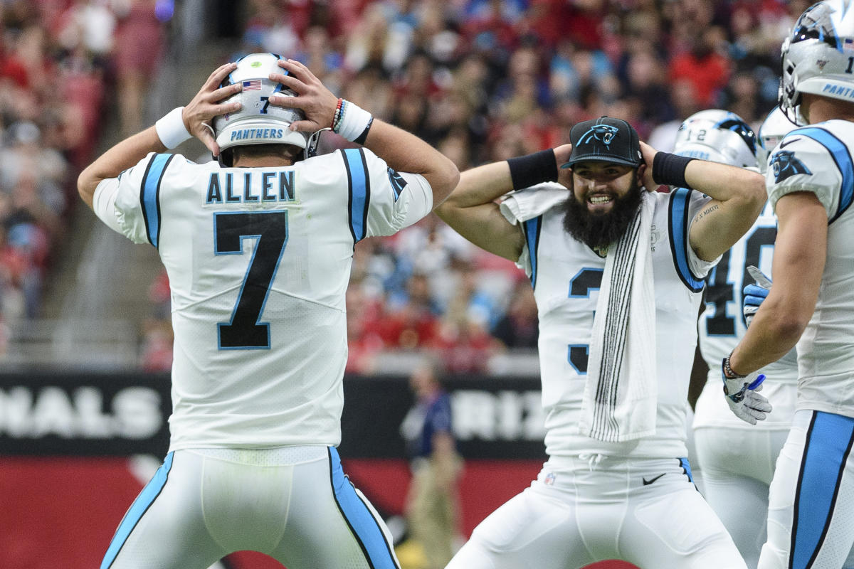 Green Bay, WI, USA. 10th Nov, 2019. Carolina Panthers quarterback Kyle  Allen #7 looks to throw in the snow on the final drive of the game during  the NFL Football game between