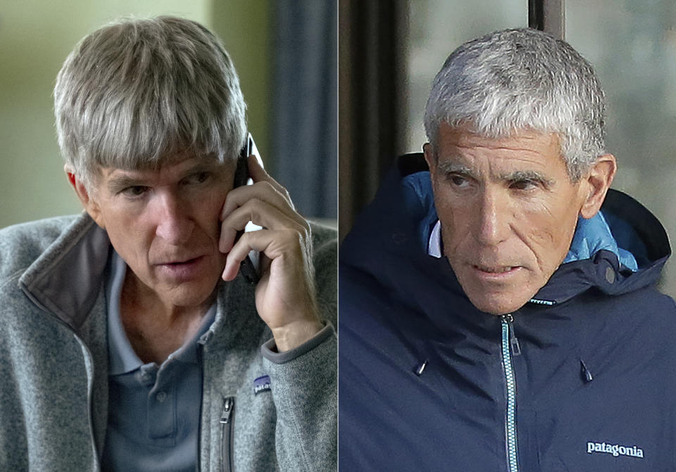 A la izquierda, Matthew Modine interpreta a William "Rick" Singer en una escena dramatizada del documental "Operation Varsity Blues: The College Admissions Scandal". A la derecha, Singer, fundador de The Edge College & Career Network, sale de una corte federal en Boston tras declararse culpable en un feaude de sobornos a universidades el 12 de marzo de 2019. El documental se estrena esta semana en Netflix. (Netflix via AP, izquierda, y AP Foto)