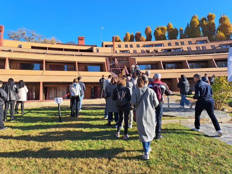 Los ciudadanos argentinos en el Colegio Mayor Argentino de Madrid, esta mañana