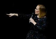 Una pazzesca Adele live nel 2016 al Toyota Center di Houston, Texas. (Photo by Bob Levey/Getty Images for BT PR)