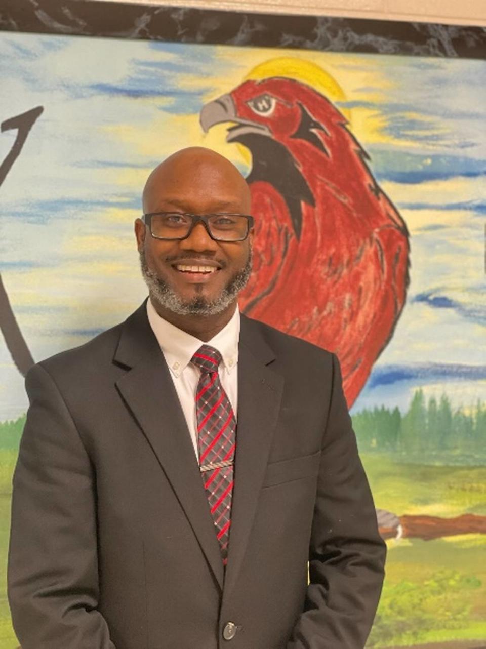 Marlon Robinson will become principal of Huntington Middle School starting in June.