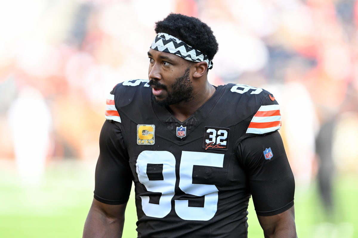 Browns DE Myles Garrett, który doznał kontuzji barku, może w niedzielę grać „z dnia na dzień” przeciwko Rams