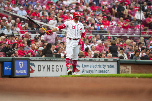 WATCH: Votto hits homer in second at-bat of season, takes curtain call at  GABP