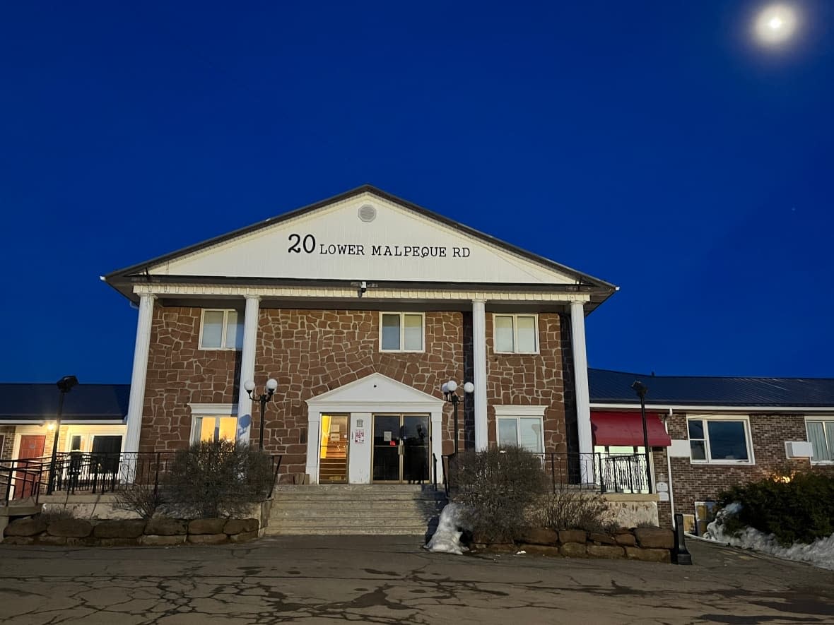 A new apartment building is planned for 20 and 22 Lower Malpeque Road, on the site of what was formerly known as the Queen’s Arms Motel.   (Wayne Thibodeau/CBC - image credit)