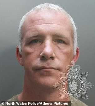 42歲的約翰˙麥克德莫特用無人機騷擾前女友。（圖／翻攝North Wales Police）