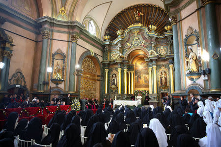 Pope Francis leads a mid-morning prayer with contemplative nuns at the Sanctuary of the Senor de los Milagros in Lima, Peru, January 21, 2018. REUTERS/Alessandro Bianchi