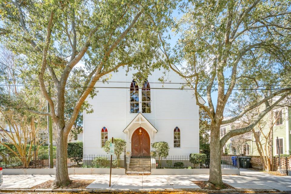 The transformed home sits on a tree-lined street, just minutes from Downtown Charleston.