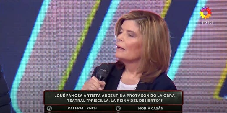 Teresa Constantini leyó la última pregunta