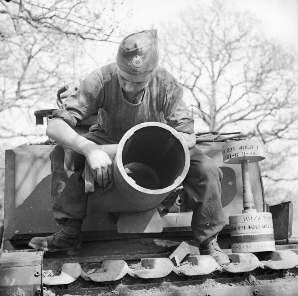 Petard spigot mortar Churchill AVRE