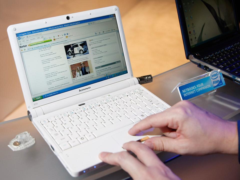Someone using a Lenovo ideapad netbook in January 2009.
