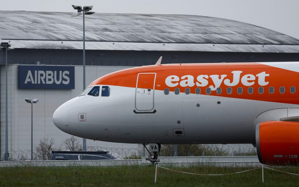 An easyJet Airbus A320