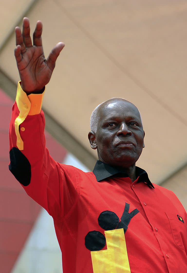 José Eduardo dos Santos, en Luanda, en 2012 (Photo by STEPHANE DE SAKUTIN / AFP)