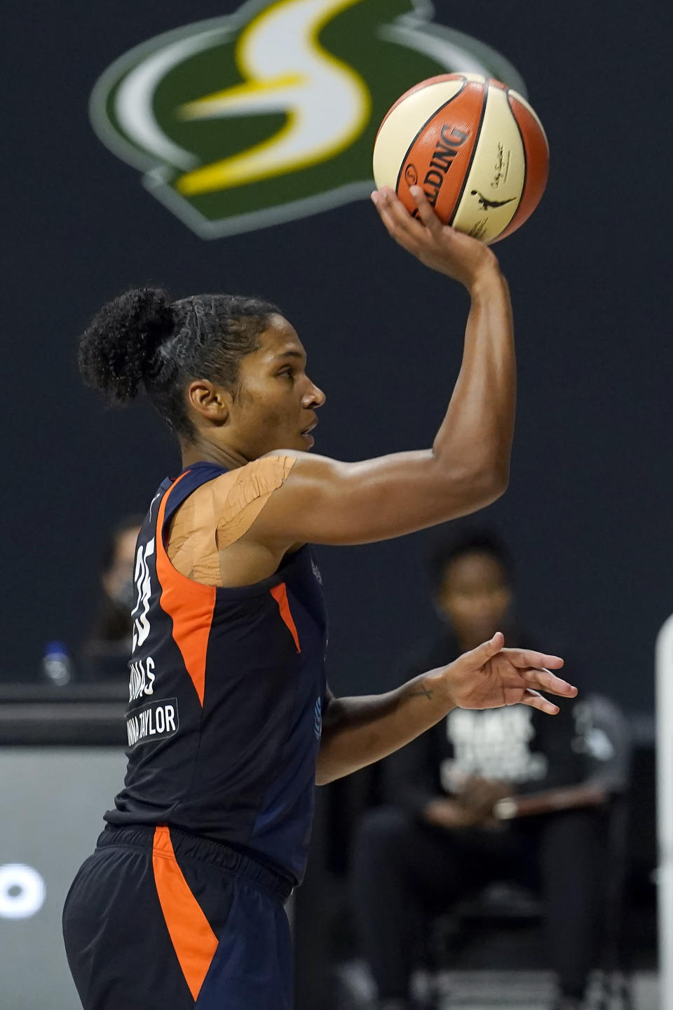 Connecticut Sun forward Alyssa Thomas (25) shoota against the Las Vegas Aces during the second half of Game 3 of a WNBA basketball semifinal round playoff series Thursday, Sept. 24, 2020, in Bradenton, Fla. (AP Photo/Chris O'Meara)