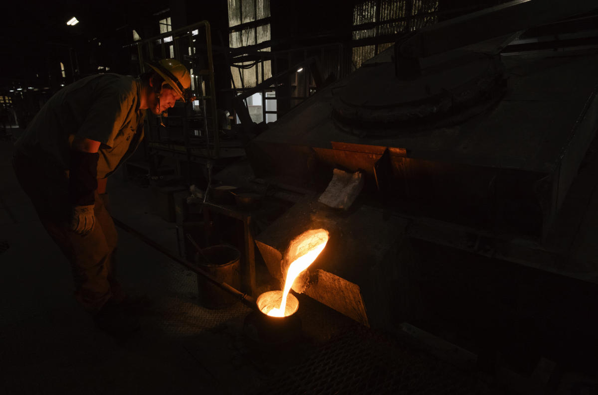 172-year-old Japanese factory preserves traditional way of making cast iron cookware