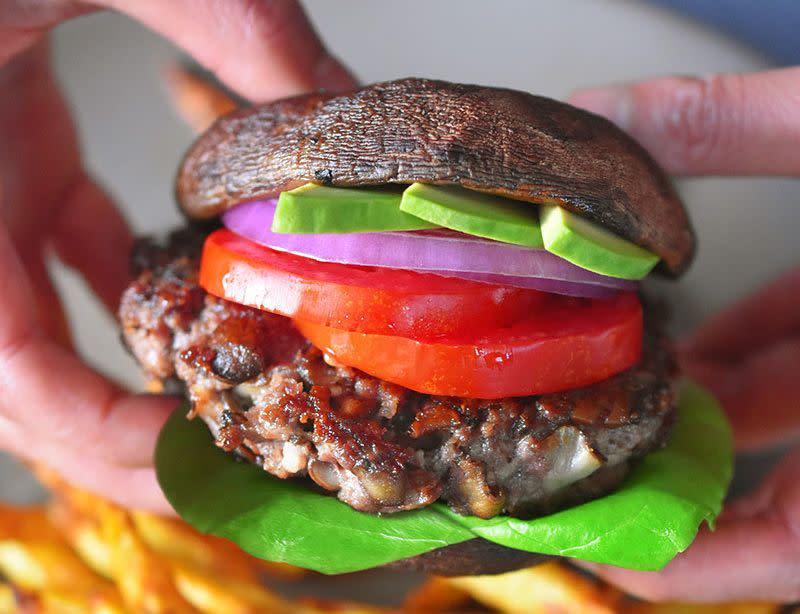 That's a portobello bun on that gorgeous burger. (Photo: Nom Nom Paleo)