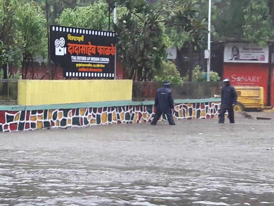 Mumbai rains. Photo courtesy: Yahoo stringer