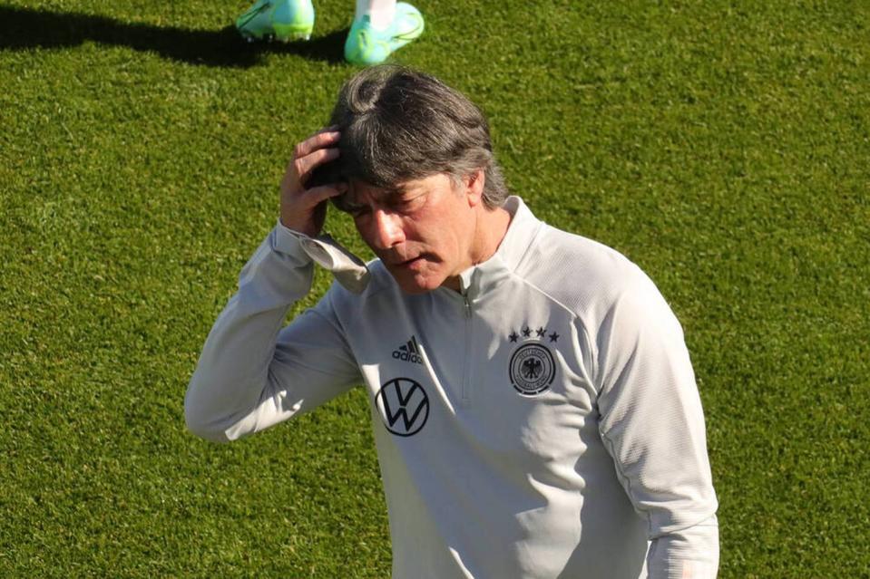 Brechen Löw gleich zwei Mittelfeld-Säulen weg?