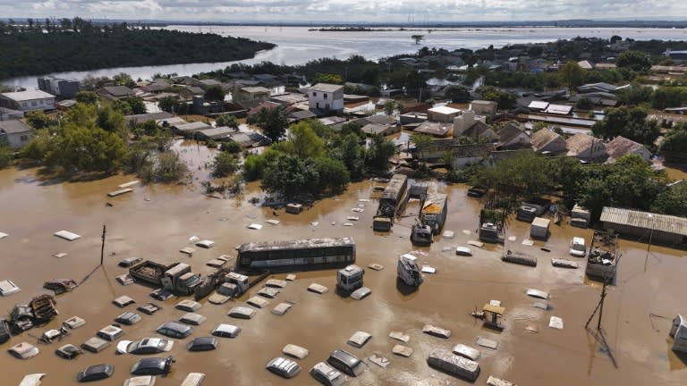 Vue aérienne des inondations à Eldorado do Sul, dans l'Etat du Rio Grande do Sul, le 9mai 2024 au Brésil (Carlos FABAL)