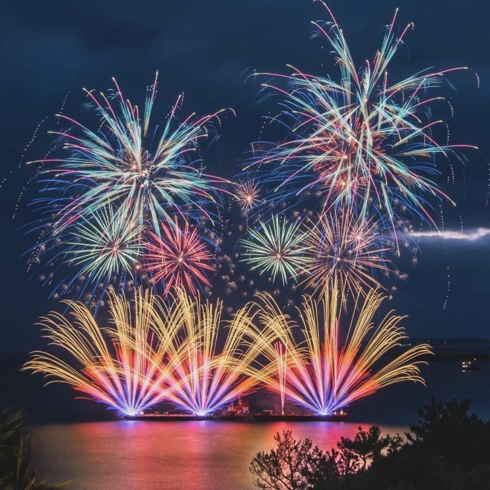 日本旅遊｜沖繩最大型煙花大會「琉球海炎祭」4.13開催！1小時放足1萬發煙花 門票早鳥優惠低至$231