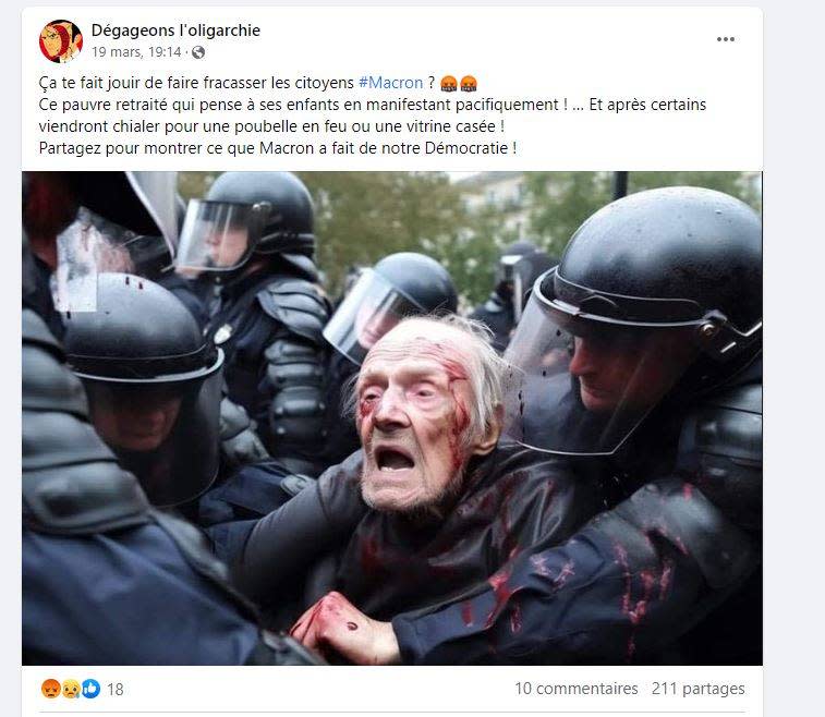 Un post Facebook diffusant une image, probablement de synthèse, montrant ce qui semble être une personne âgée en prise avec les forces de l’ordre.