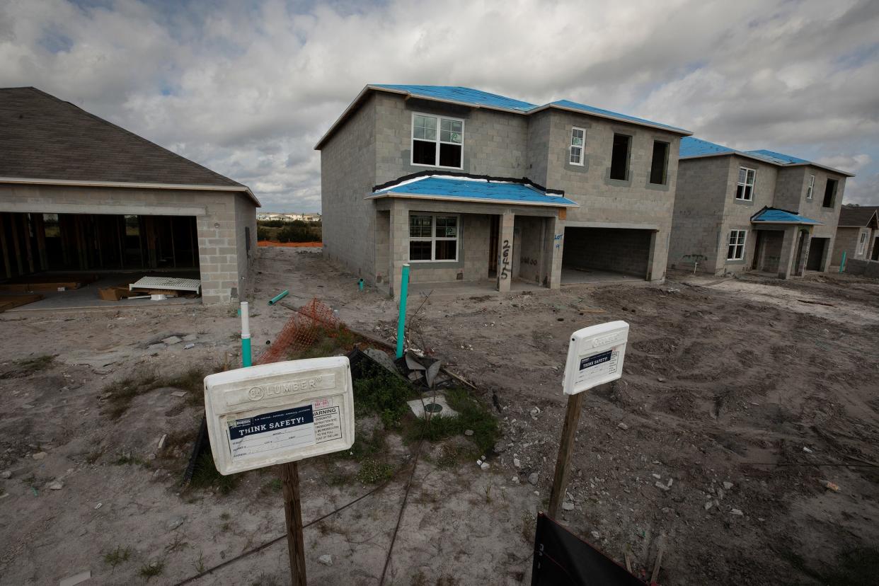 New home construction in the Lakes At Laurel Highlands development off Airport Road In Lakeland Fl  Wednesday November 30,2022.Ernst Peters/The Ledger